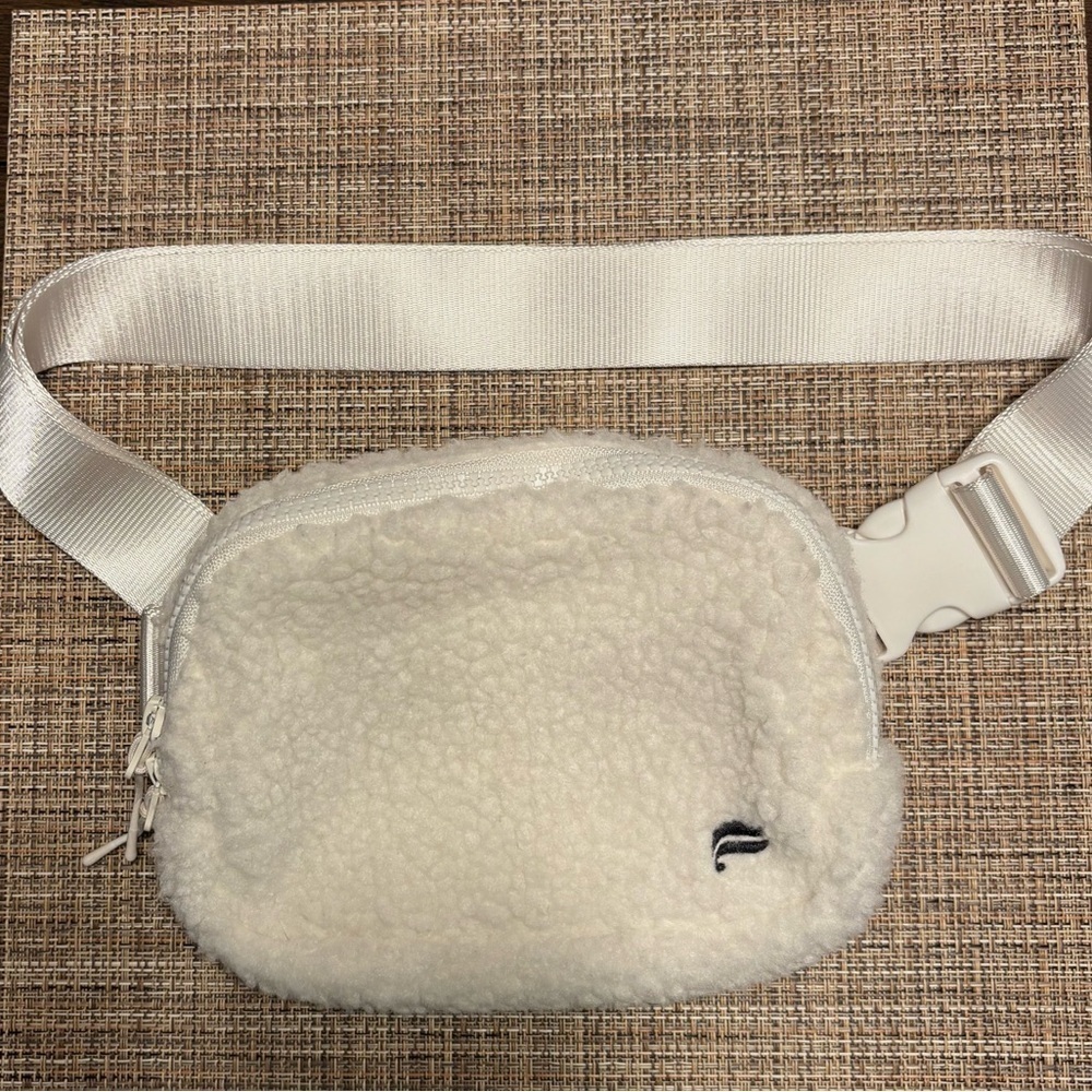 Fabletics Off-White Sherpa Belt The Belt Bag Teddy Crossbody Bag - Picture 3 of 10